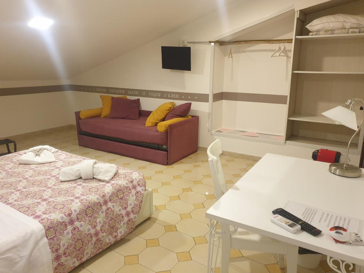 Dimoramuri B&B Catania-Fontanarossai nemzetközi repülőtér Kültér fotó
