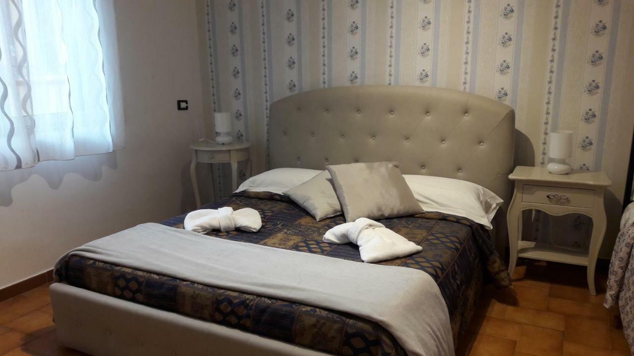 Dimoramuri B&B Catania-Fontanarossai nemzetközi repülőtér Kültér fotó